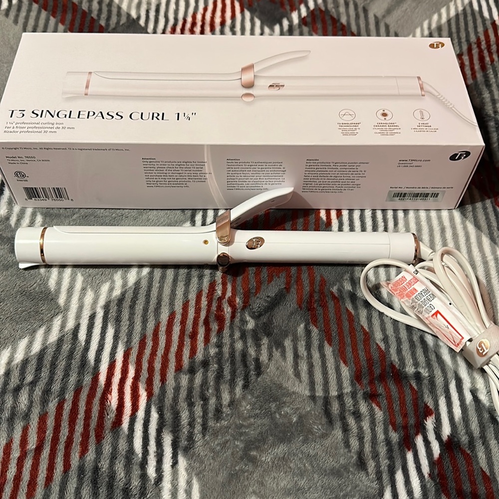 1 1/4” T3 Curling Iron